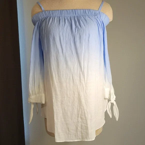 A. Byer Off Shoulder Ombré Blouse 3/4 Sleeves Lightweight Blue White Size XLarge - Picture 2 of 11